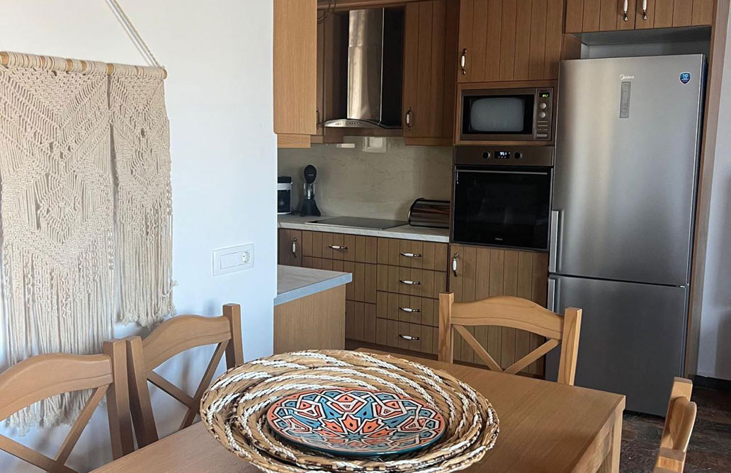 Moniasma Φολέγανδρος, Διαμονή στο Λυγαριά